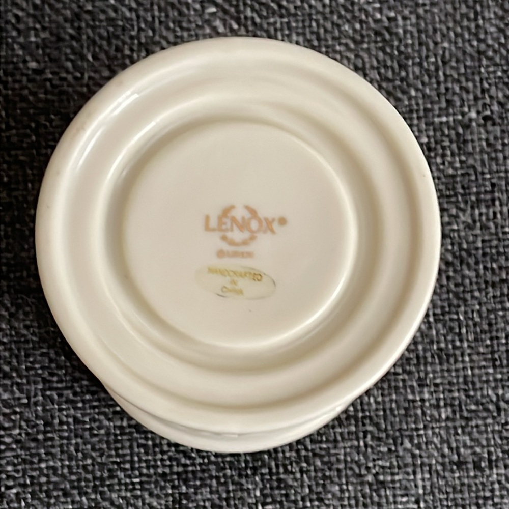 Lenox Illuminations Collection 2" Pierced Votive Candleholder. Discontinued. - Picture 4 of 5